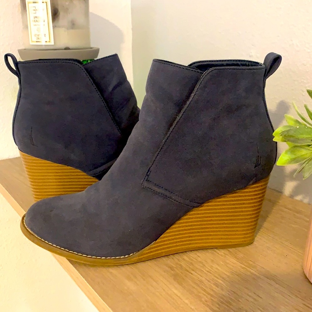 Nautica wedge shoes size 10